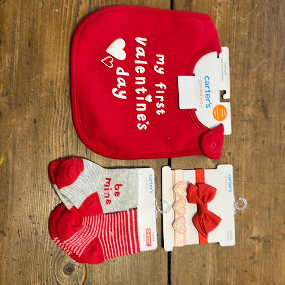 NWT Valentine Set